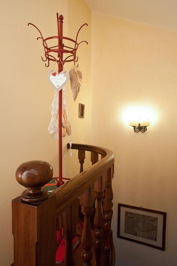 La Mansarda Delle Meraviglie B&B Superior Trieste Bagian luar foto