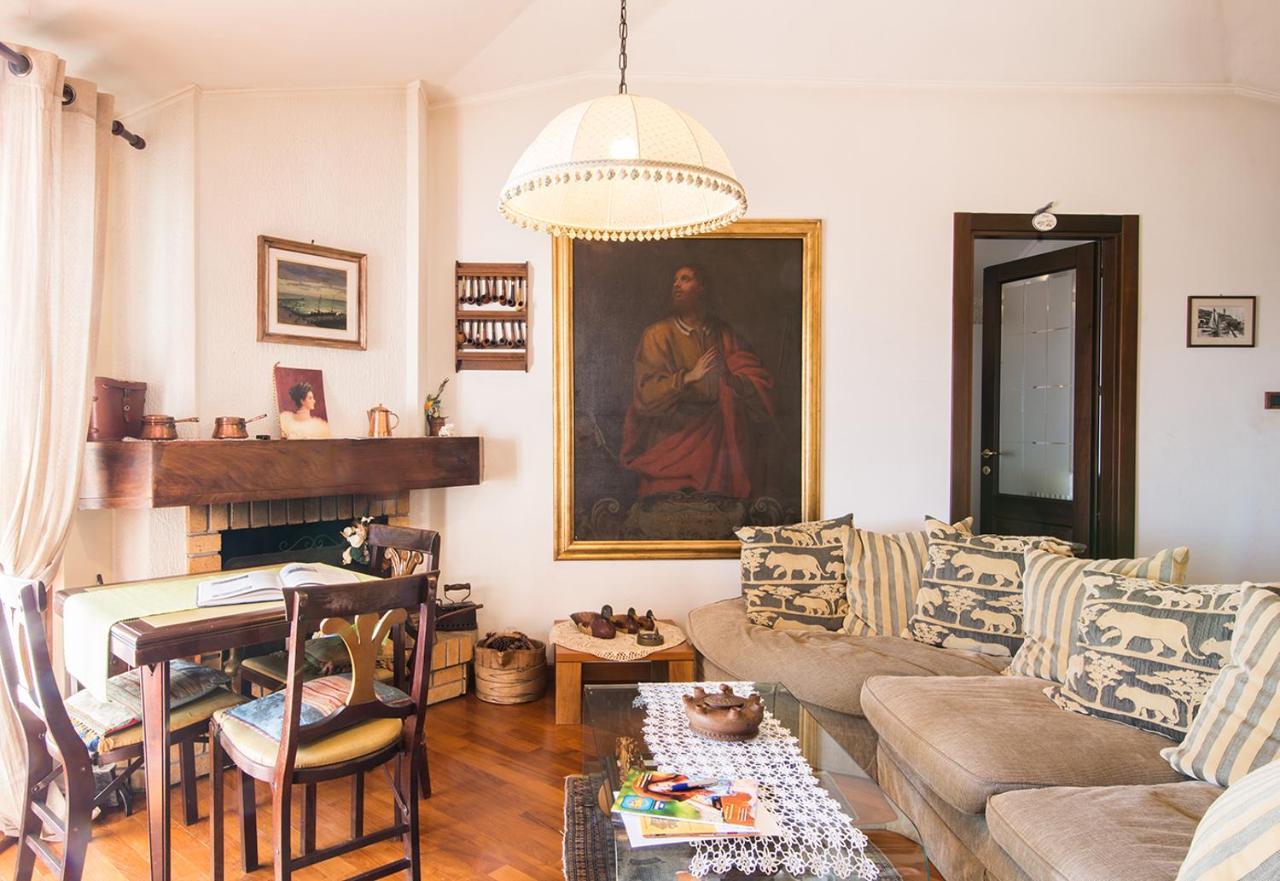 La Mansarda Delle Meraviglie B&B Superior Trieste Bagian luar foto