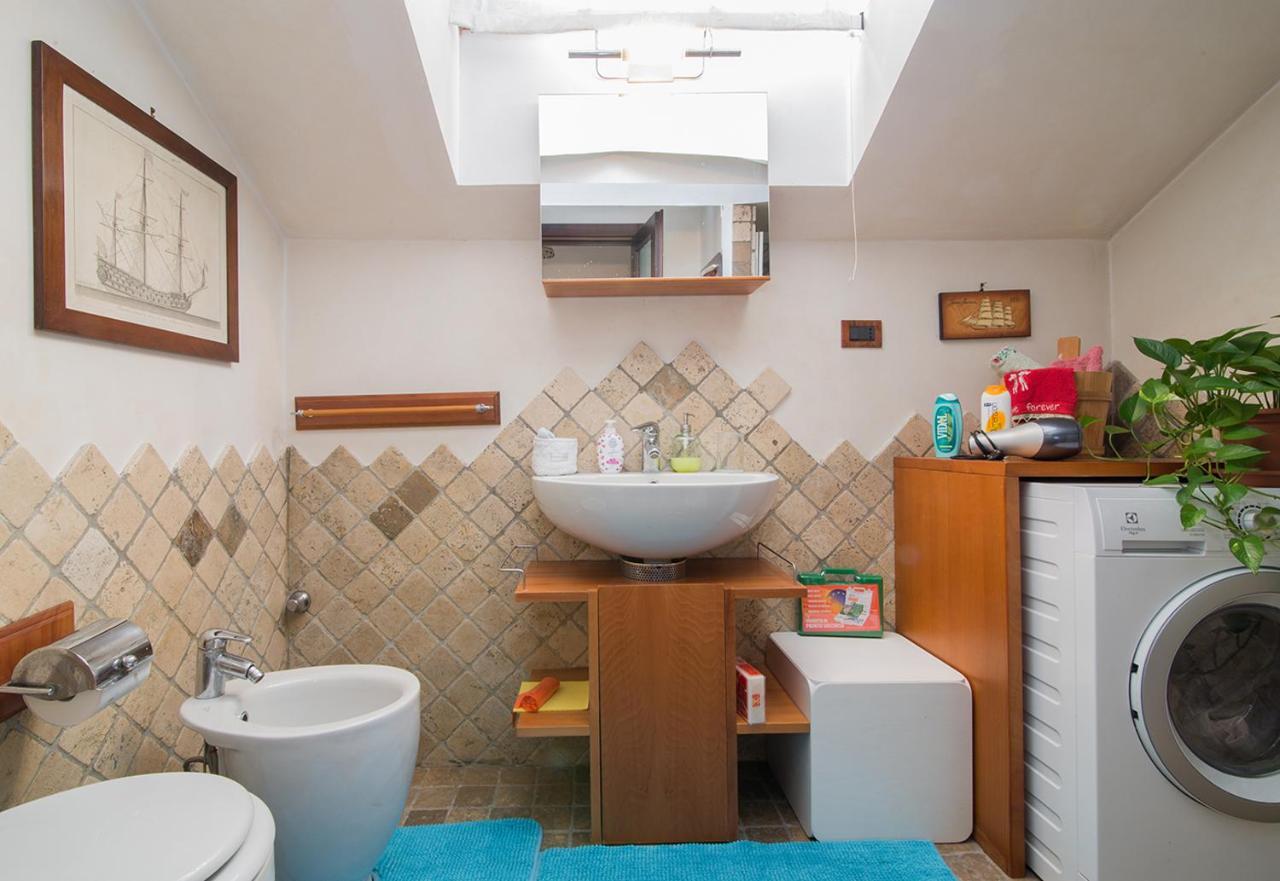 La Mansarda Delle Meraviglie B&B Superior Trieste Bagian luar foto
